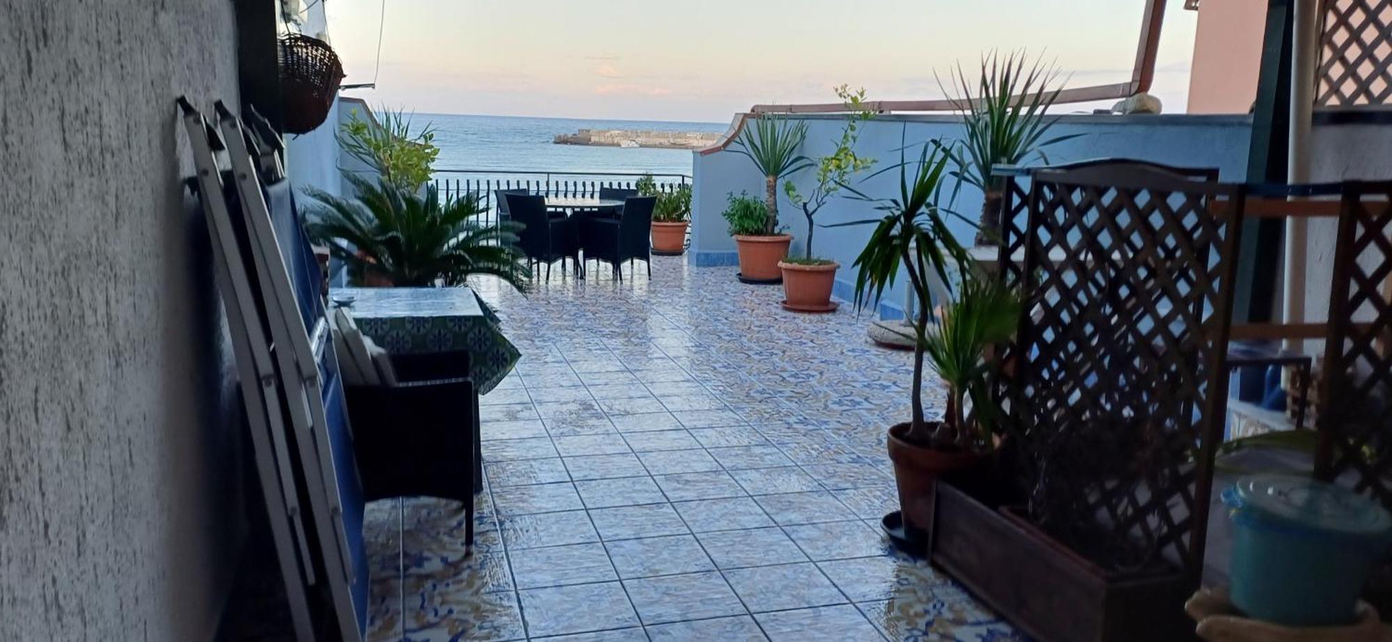 Apartments Mikros Giardini Naxos Quarto foto
